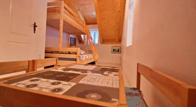 Holiday Home Tina, Rezerwuj Hotel Hotele w Split-Dalmatia County z parkingiem, Parking