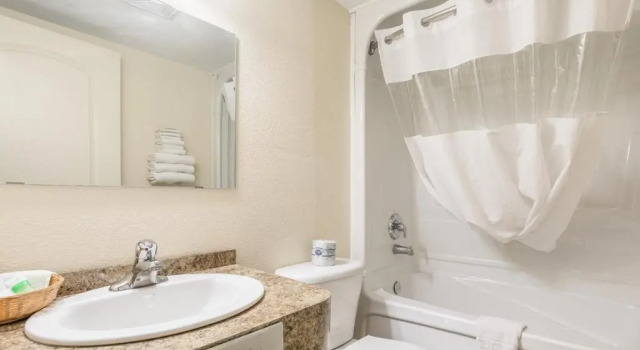 Номер Standard Knights Inn Orillia