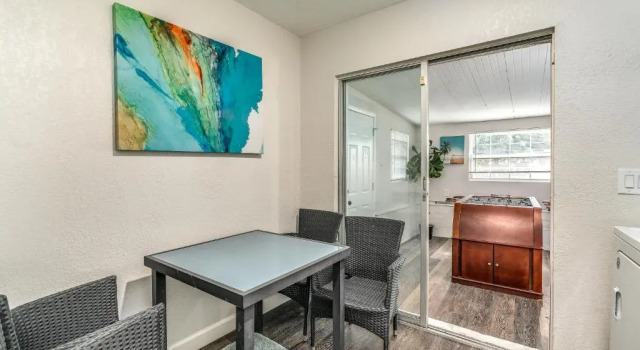 Cortez Gardens Cottage 11, Renovated, Close to Beach, 3-Bed, 2 Bath 10 people