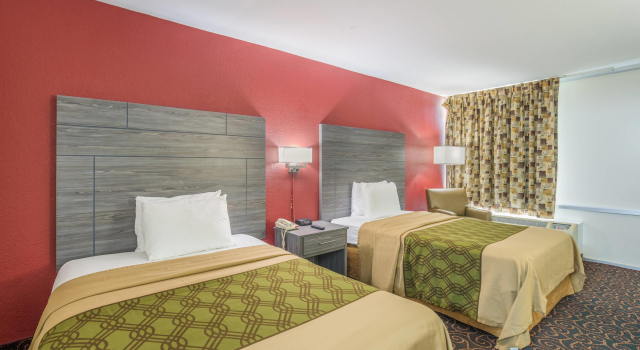 Четырёхместный номер Standard Econo Lodge Thomasville
