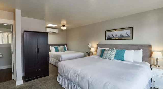 Pleasant Inn, Забронировать Мини-отель Отели Морро-Бэй с парковкой, рядом с Галерея ассоциации Морро-Бэй-Арт, Парковка