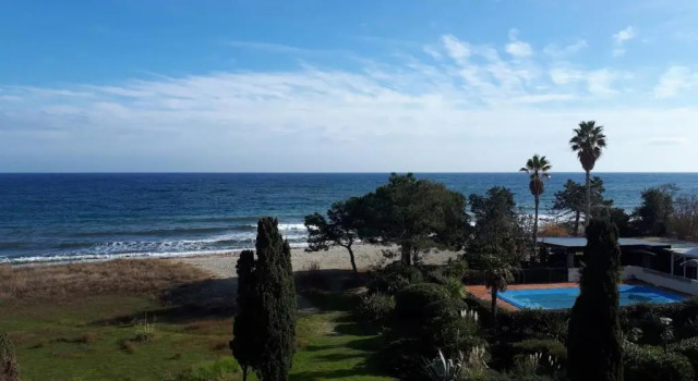 Апартаменты Résidence Les Marines de Moriani pieds dans l'eau duplex avec terrasses vue mer,6-8 pers