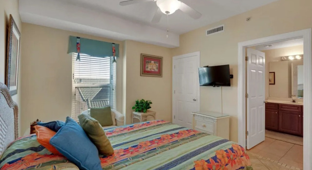 Twin Palms 1705