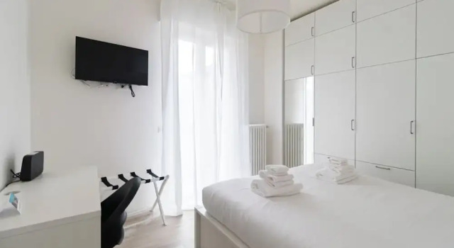 Italianway Comfort - Serra 16, Book Hotel Milan Lombardy