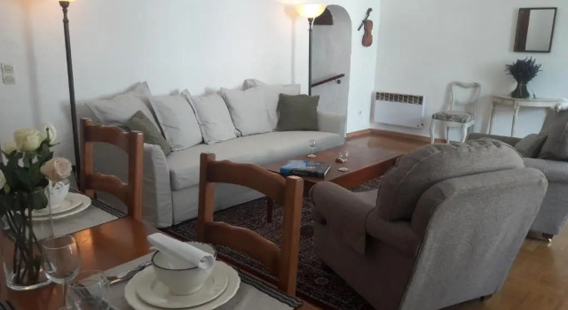 Апартаменты Apartment in the heart of Cotignac