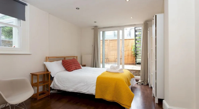 Spacious 1 Bedroom Garden Flat In Clapham Town, Varaa Huoneisto Asunnot kohteessa Merseyside, Huoneisto