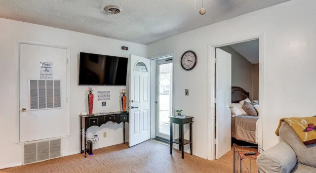 Harrisburg Home w/ Private Yard + Screened Porch!, Забронировать Отель Отели Иллинойс 3 звезды, 3*
