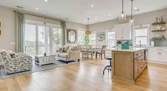 Carolina Beach Luxury Retreat: Intracoastal Views, Забронировать Дом для отпуска Виллы Каролина-бич, рядом с Парк Каролина-Бич, Вилла
