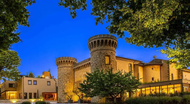 Chateau De Massillan, Rezerwuj Hotel Hotele SPA w Vaucluse, SPA