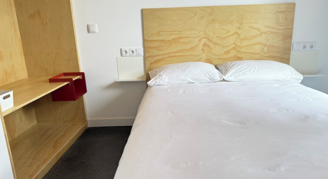El Santo Hostel, Забронировать Хостел Бургос Burgos Province, рядом с Винный погреб Рафаэля Лопес-де-Эредия