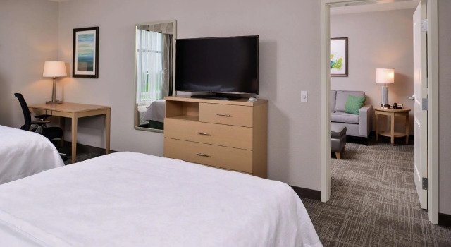 Четырёхместный люкс Homewood Suites Des Moines Airport