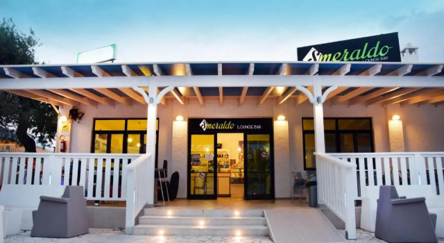 Villaggio Pineta al Mare - Campground, Book Campingplads 3-stjernede hoteller i Specchiolla, 3*