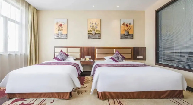 Семейный номер Standard Ming Hua Hotel