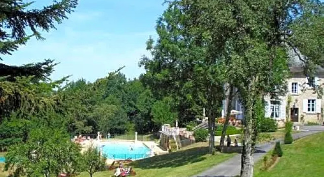 Château Le Mialaret, Rezervovat Hotel Neuvic 