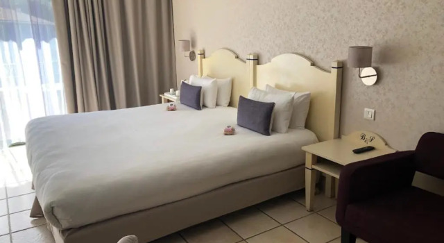 Четырёхместный номер Executive Sure Hotel by Best Western Gemenos en Provence