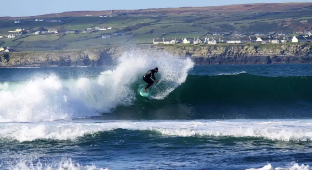 Одноместный люкс с 2 комнатами Lahinch Coast Hotel and Suites