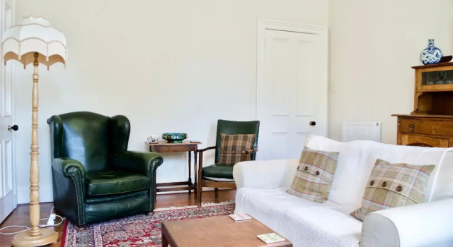 1 Bedroom Flat in Central Edinburgh, Забронировать Отель Эдинбург Midlothian, рядом с Холирудское абатство