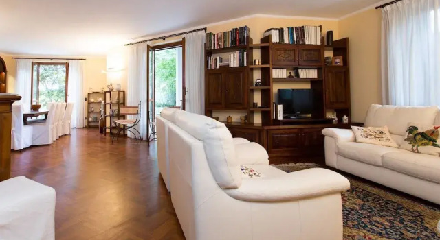 Lake Maggiore Villa With Beach Access, Near Village Centre, Wifi, BBQ, Prenota Villa Meina Lago Maggiore