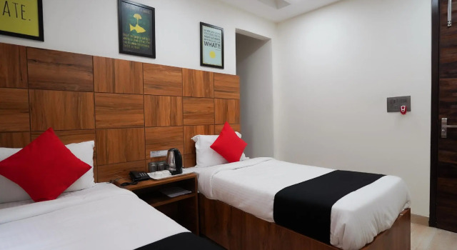 SPOT ON 72485 Hotel Ganpati Deluxe, Забронировать Отель Калькутта East Zone, рядом с Bose Institute