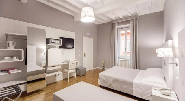 Трёхместный номер Standard Relais Fontana Di Trevi Hotel