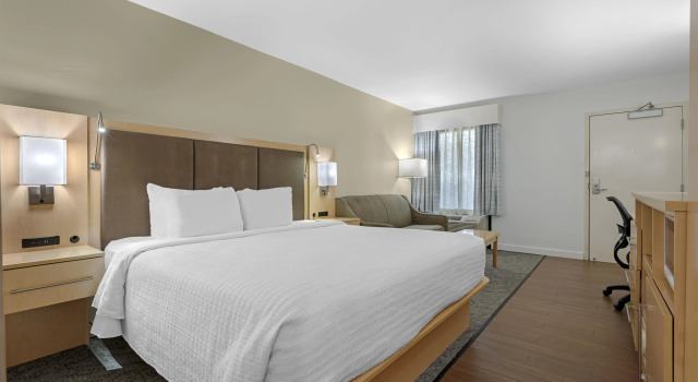 Двухместный номер Standard с видом на горы Best Western Plus South Coast Inn