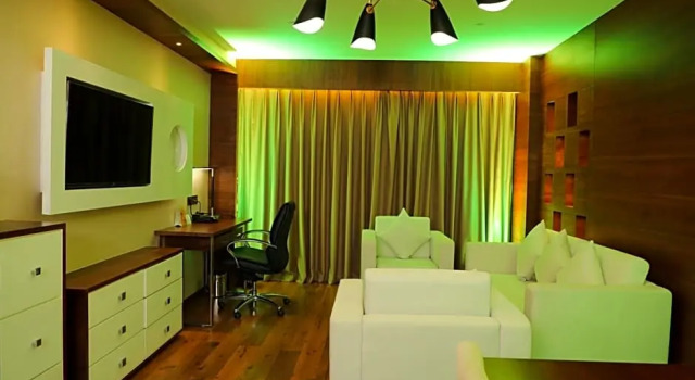 Люкс Executive Coral Reef Kochi - A Unit of Coral Isle Hotels