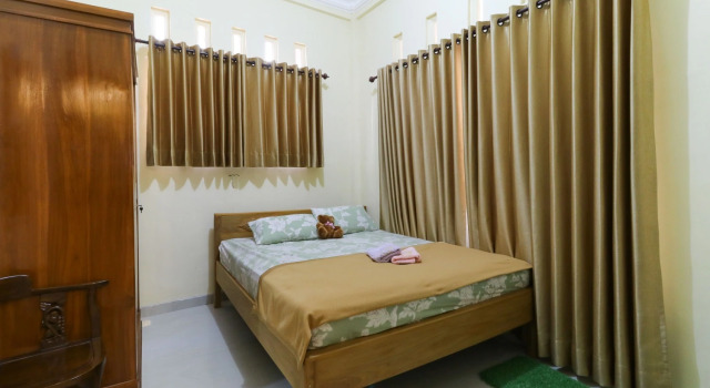 Batu Villa, Rezervasyon Villa Batu villalar, Taman Wisata Tirta Nirwana Songgoriti yakınında, Villa