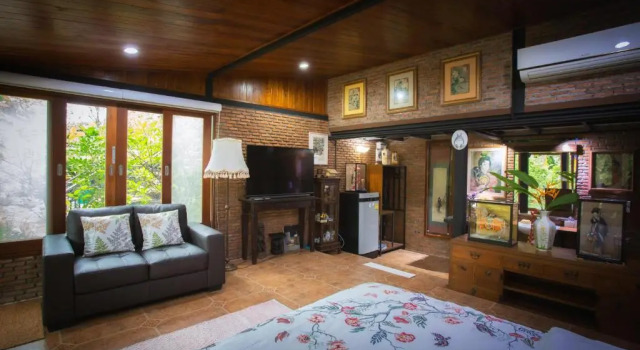 Вилла Cattanis Riverside Home