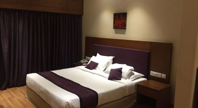 River Banks Madaparambil Resort, Забронировать Курортный отель Отели Тходупужа 3 звезды, 3*