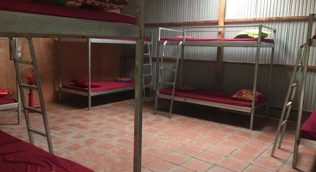 Yellow Sun Hostel, Book Hostel / Vandrerhjem Hostels i Kampot-provinsen, Hostel / Vandrerhjem