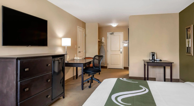 Четырёхместный люкс Quality Inn & Suites Quispamsis