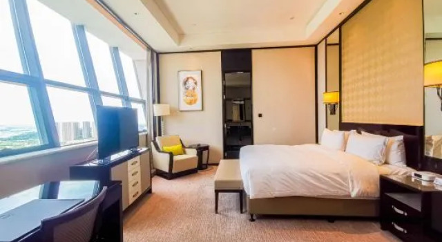 Капсула Мансарда с видом на озеро Howard Johnson Plaza Ningbo