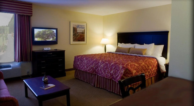InTown Suites Extended Stay Tuscaloosa, AL, Забронировать Отель Недорогие отели Таскалуса, рядом с Bryce Hospital, недорого