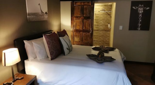 Двухместный номер Superior c 1 комнатой Aerotropolis Guest Lodge