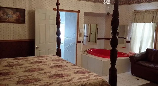 Premium Suite Chestnut Charm Bed & Breakfast