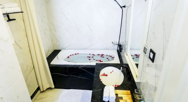 Люкс Seventeen Saloon Hotel