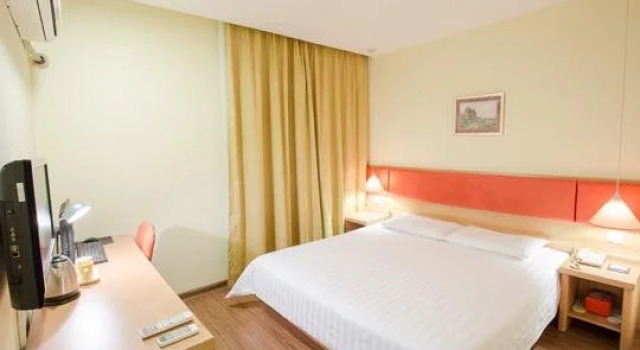 Home Inn Shanghai Beihong Road, Varaa Hotelli Changning 