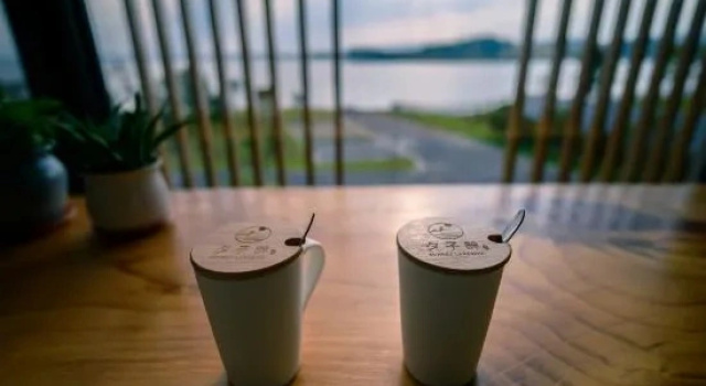 Люкс Deluxe с балконом Lushan Xihai Xizipan Homestay
