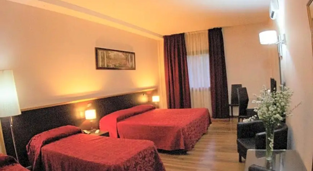 Трёхместный номер Standard Forum Palace Hotel