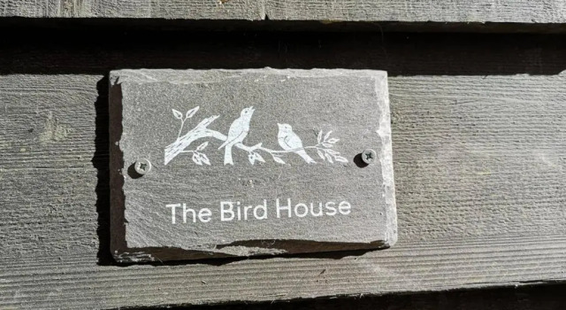 Коттедж c 1 комнатой The Bird House at Woodburn Cottage