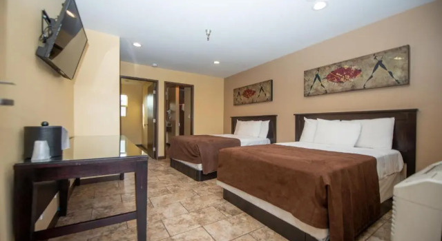Четырёхместный номер Deluxe Casa Bella Inn- Huntington Park