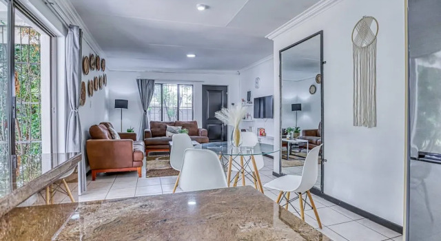 Апартаменты The Cottage-1 Bed-pool-bbq-fibre-solar-samrand
