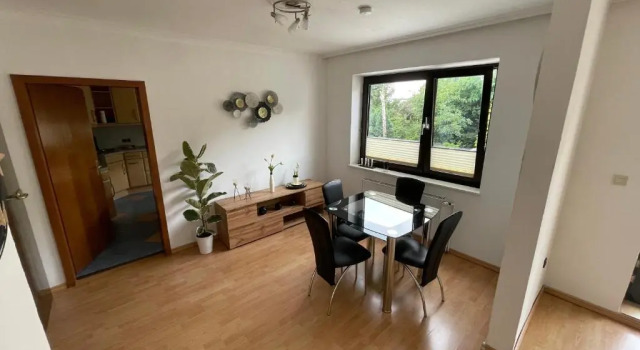 Апартаменты Moderne, helle Wohnung mit Terasse 15min bis OB Centro