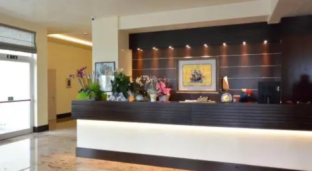 Hotel Columbus, Забронировать Отель Отели Линьяно-Саббьядоро с бассейном, рядом с Faro Rosso, Бассейн