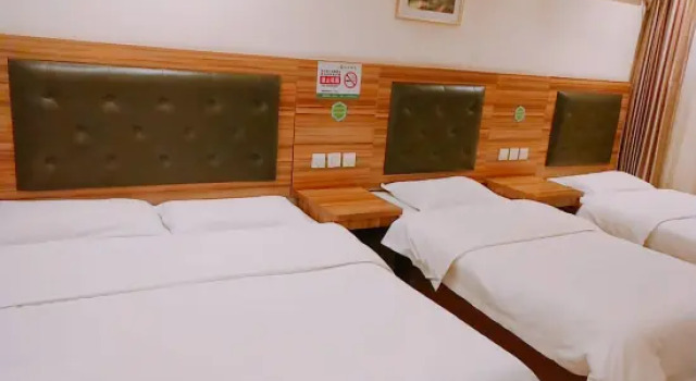 99 Hotel (Beijing Zhaogongkou Tiantan South Station), Book Hotel Hoteller i Beijing Province med parkering, Parkering