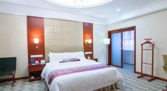 Люкс Executive Huatian Hotel