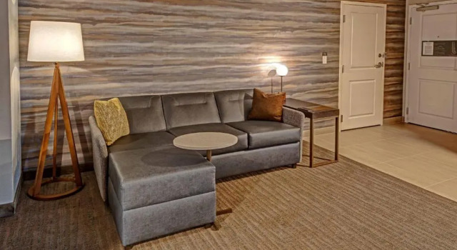Двухместный люкс c 1 комнатой Residence Inn by Marriott Tulsa Midtown