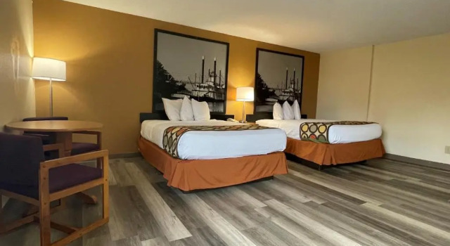 Deluxe Suite Super 8 by Wyndham Pevely
