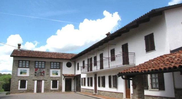 Agriturist Rupestr, Book Hotel Canelli Piedmont