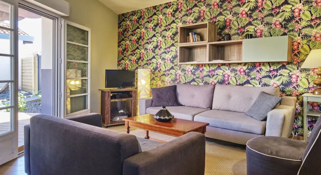 Large Apartment Saint Martin District